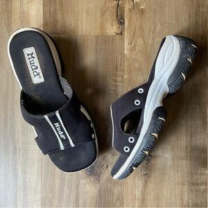 Y2K Mudd black and white athletic logo sandals